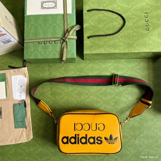 First bag ru Gucci bag small x Adidas shoulder 0716
